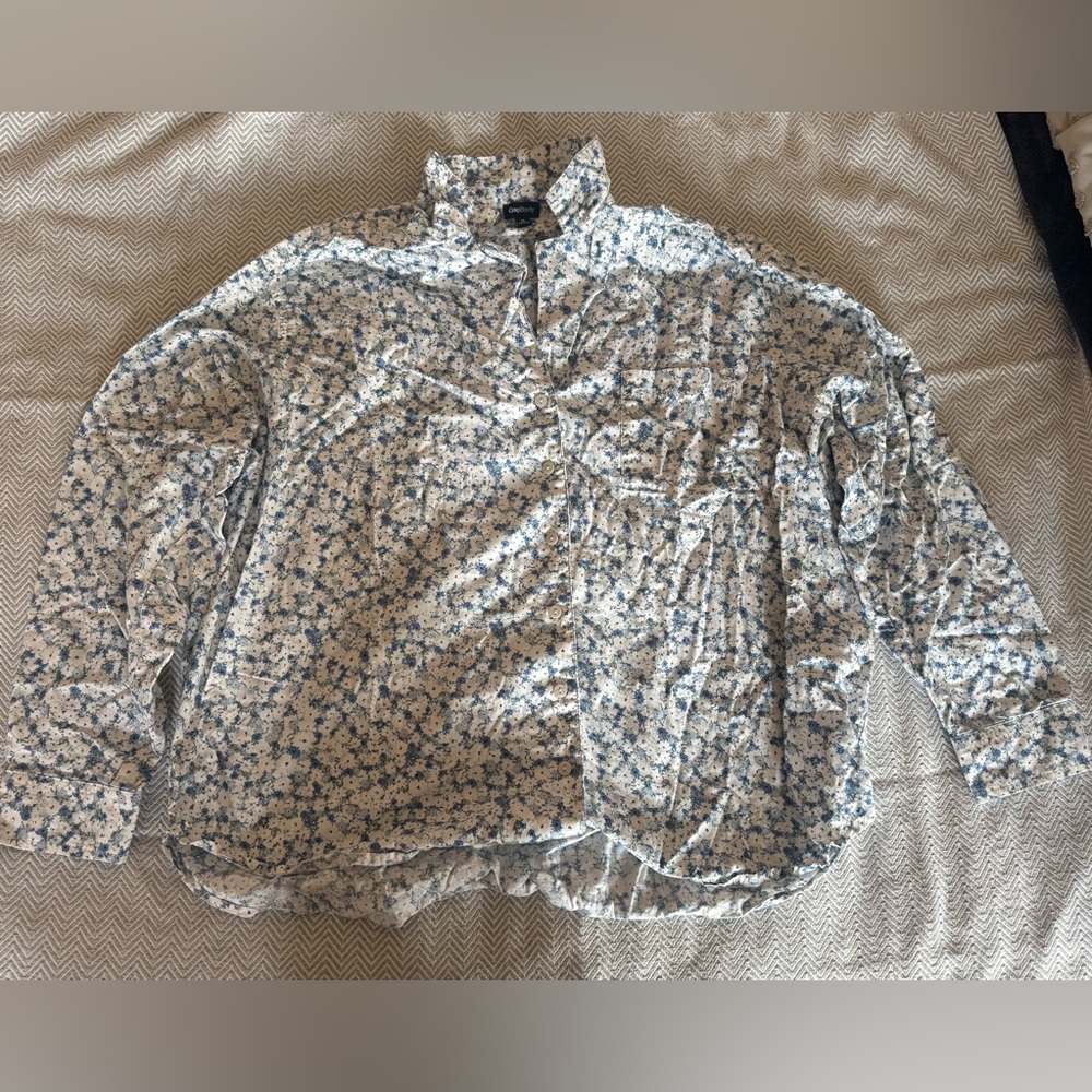 GAP Distant blue Floral Button-Up Shirt Size M